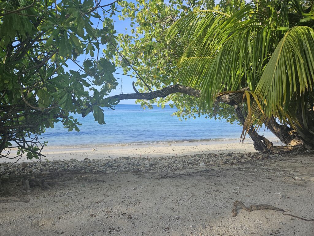 Mehr über den Artikel erfahren Equator Village – Malediven – Addu Atoll<span class='yasr-stars-title-average'><div class='yasr-stars-title yasr-rater-stars'
                           id='yasr-overall-rating-rater-d15629f24308d'
                           data-rating='4'
                           data-rater-starsize='16'>
                       </div></span>